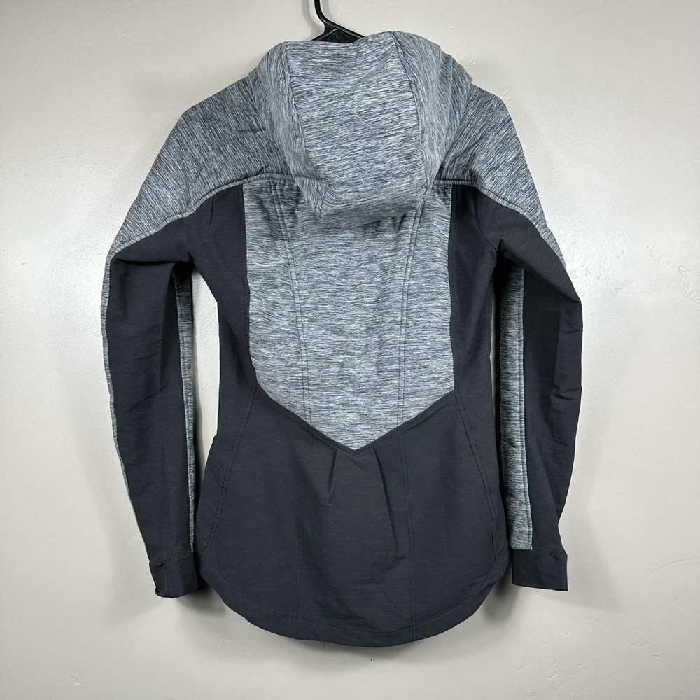 The North Face Women’s Pseudio Jacket in Black / Grey Size Small